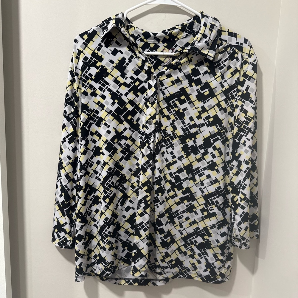 212 Collection Black and Yellow Geometric Button Down Shirt